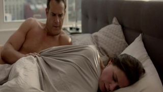 Постельные сцены из сериала «Дело» с жестким трахом шлюх и нежным куни